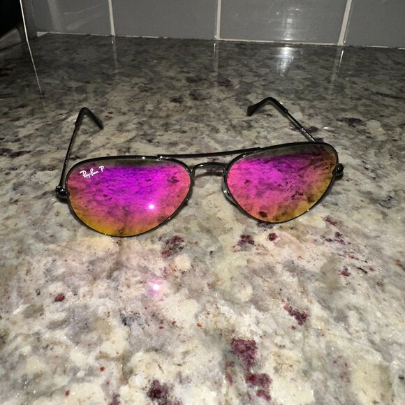 Ray-Ban Aviator Sunglasses (Polarized and Case Included) - Picture 2 of 4